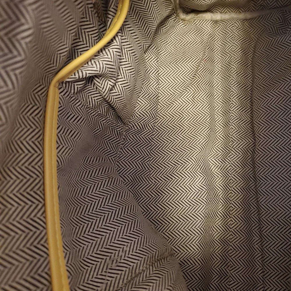 Yellow Studded Shoulder Bag - Picture 7 of 8